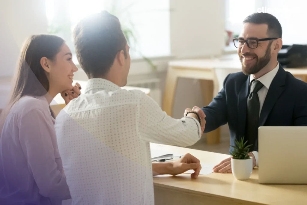 Lo humano y lo digital se funden en el servicio